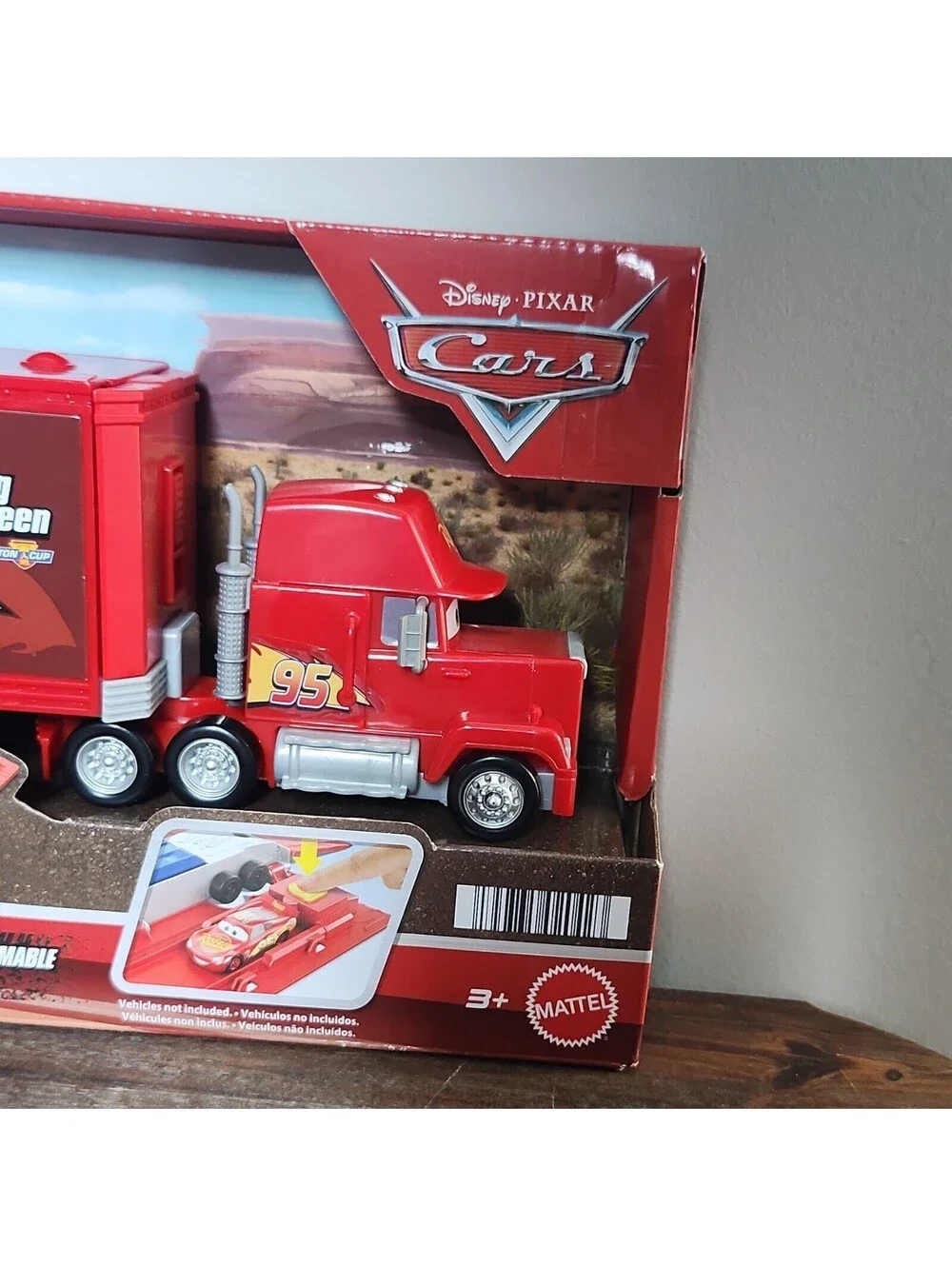 New In Box Mattel Disney Pixar Cars Transforming Mack Playset Red/Silver Truck